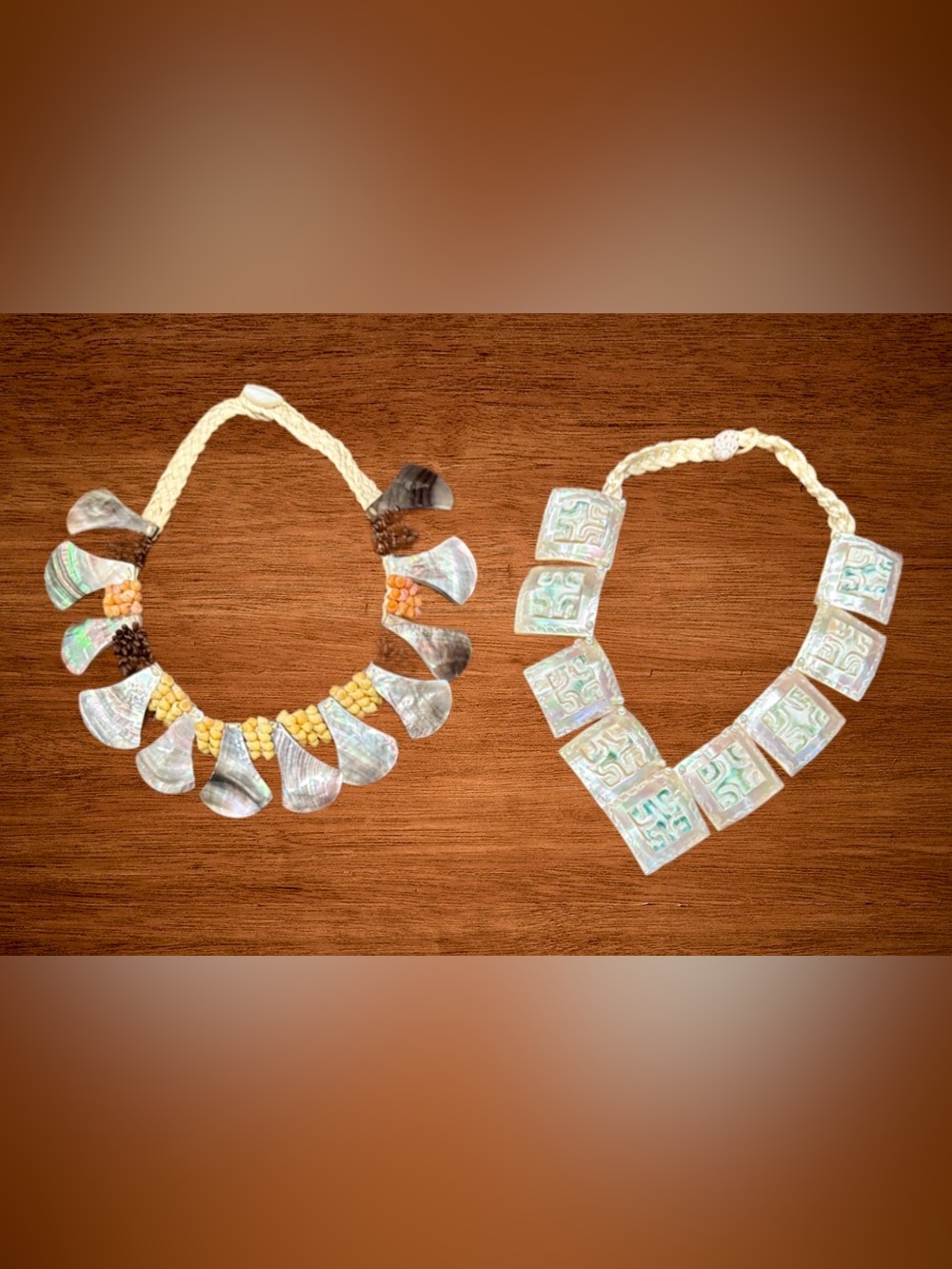 HANDCRAFTED ELEGANT FAUX MOTHER OF PEARL STATEMENT NECKLACE. NECK ORNAMENT